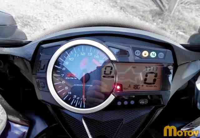 Сузуки GSX-R1000 К9 Год 2009. Пробег 7711 км Сузуки GSX-R1000 К9 Год 2009. Пробег 7711 км