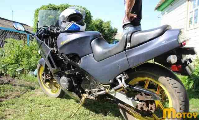 Мотоцикл Кавасаки GPZ400R Мотоцикл Кавасаки GPZ400R