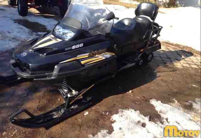 SKI-DOO skandik 600 surf 2012год SKI-DOO skandik 600 surf 2012год