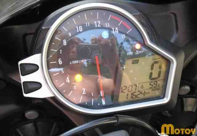 Спорт-байк Хонда CBR 1000 RR Fireblade Спорт-байк Хонда CBR 1000 RR Fireblade