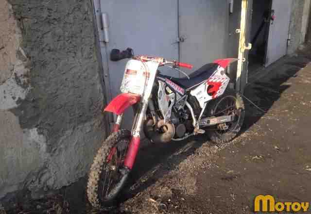 Хонда CR-250R 60 л. с Хонда CR-250R 60 л. с