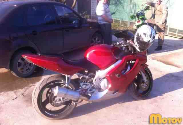 Хонда cbr F4 2000г Хонда cbr F4 2000г