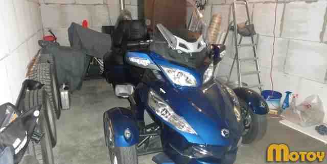 Трицикл BRP Can-Am RD Spyder RT-S Трицикл BRP Can-Am RD Spyder RT-S