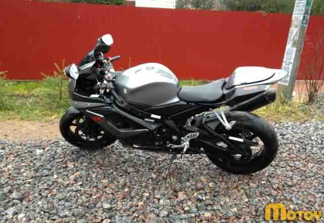 Судзуки GSX-r 1000 k6 2006 год Судзуки GSX-r 1000 k6 2006 год