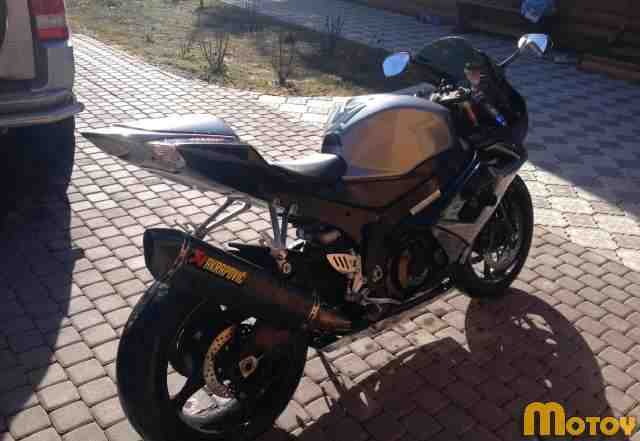 Судзуки GSX-r 1000 k6 2006 год Судзуки GSX-r 1000 k6 2006 год