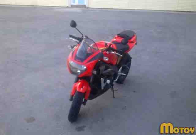 Априлия Tuono 1000R Априлия Tuono 1000R