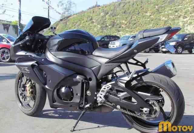 Судзуки GSX-R + ABS 2012 Судзуки GSX-R + ABS 2012