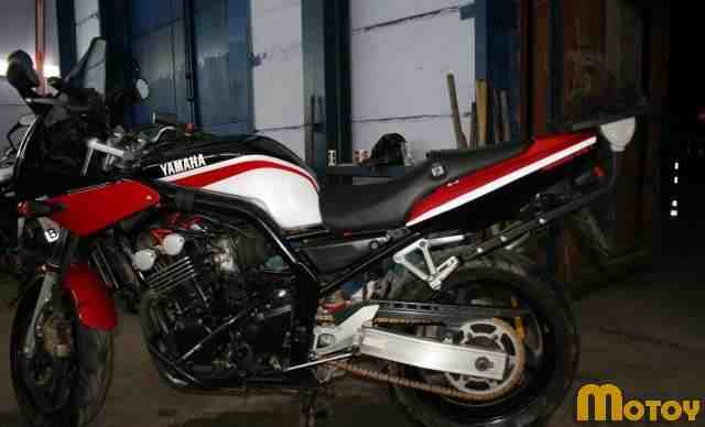 Ямаха FZS600 Ямаха FZS600