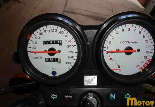 Хонда CB 600 F Hornet 2001 г. в Хонда CB 600 F Hornet 2001 г. в
