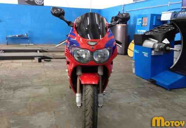 Хонда CBR 900 RR Хонда CBR 900 RR