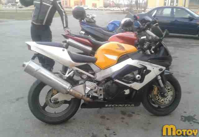 Хонда CBR 929 RR Хонда CBR 929 RR