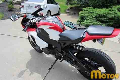 Мотоцикл Хонда cbr 1000 rr (Хонда сбр 1000 рр) Мотоцикл Хонда cbr 1000 rr (Хонда сбр 1000 рр)