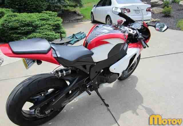 Мотоцикл Хонда cbr 1000 rr (Хонда сбр 1000 рр) Мотоцикл Хонда cbr 1000 rr (Хонда сбр 1000 рр)