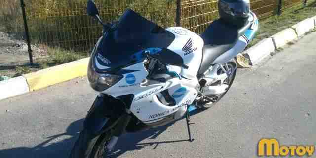 Хонда CBR600 F4 Хонда CBR600 F4
