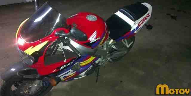 Хонда CBR 900 RR Хонда CBR 900 RR
