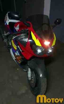 Хонда CBR 900 RR Хонда CBR 900 RR