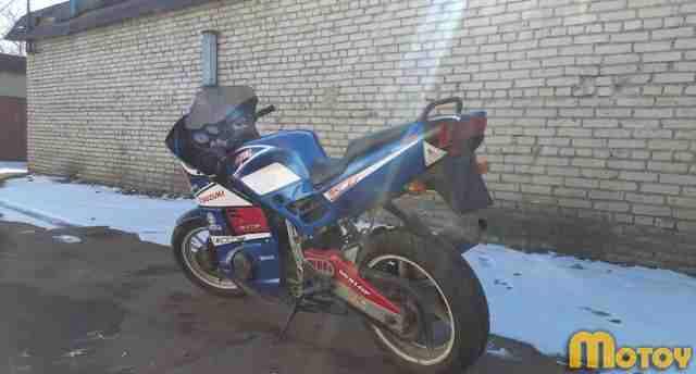 Судзуки gsxr 400 Судзуки gsxr 400