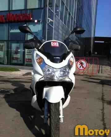 Хонда PCX 150 2013 Хонда PCX 150 2013