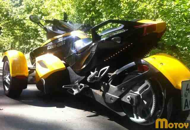 Can-Am Спайдер RS-T Can-Am Спайдер RS-T