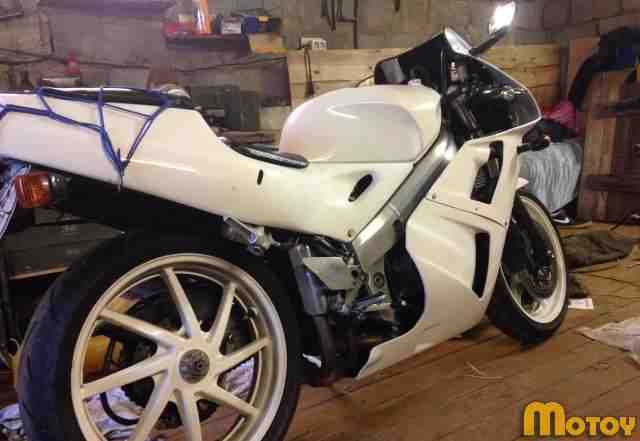 Хонда vfr400r nc30 Хонда vfr400r nc30