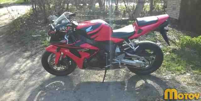 Хонда CBR-1000RR 2006 г. в Хонда CBR-1000RR 2006 г. в