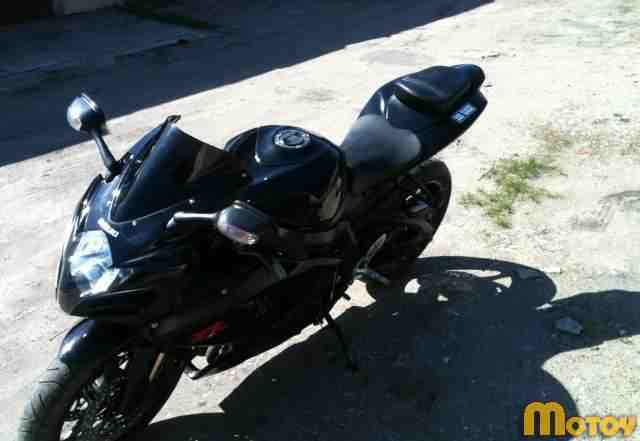 Сузуки gsxr-750 Сузуки gsxr-750