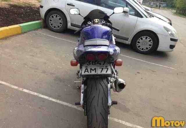 Ямаха R1 Ямаха R1