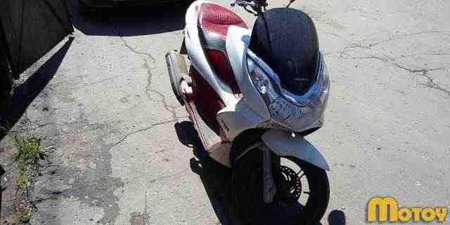 Скутер Хонда PCX 150 2010 г. в Скутер Хонда PCX 150 2010 г. в