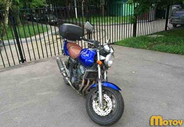Мотоцикл Хонда CB400 Супер Four Мотоцикл Хонда CB400 Супер Four