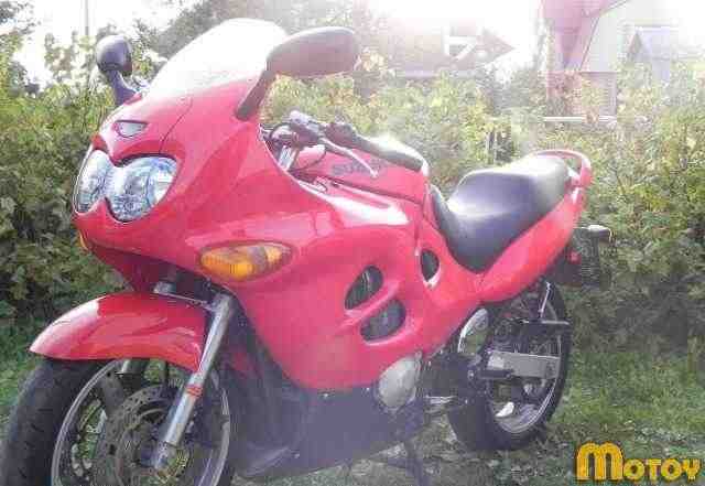 Судзуки GSX 600 F Катана Судзуки GSX 600 F Катана