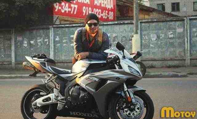 Хонда CBR1000rr Хонда CBR1000rr