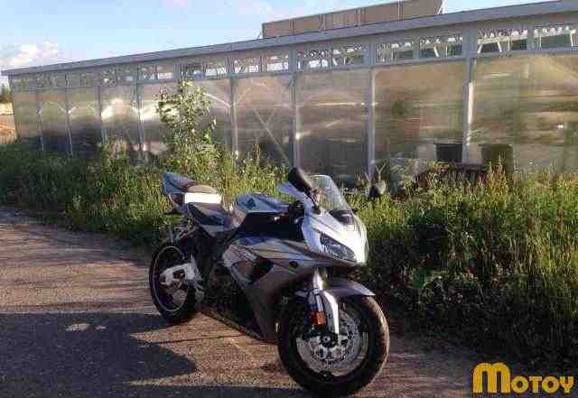 Хонда CBR1000rr Хонда CBR1000rr