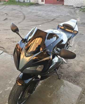 Хонда CBR1000RR Хонда CBR1000RR