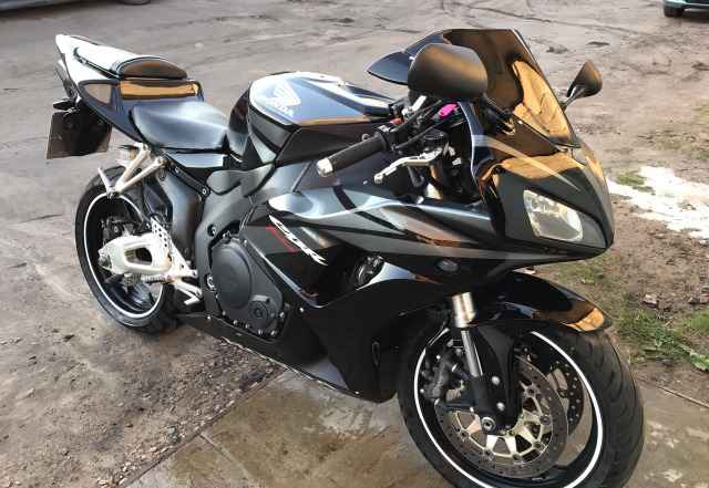 Хонда CBR1000RR Хонда CBR1000RR