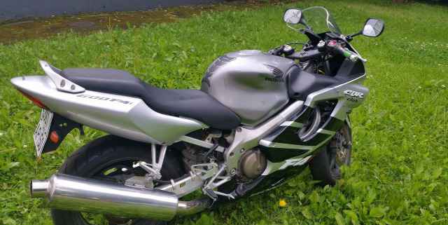 Хонда сбр 600 F4I 2005 г Хонда сбр 600 F4I 2005 г