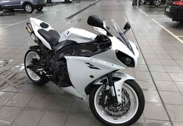 Ямаха Р1 2011 Ямаха Р1 2011