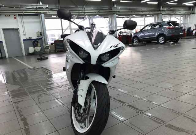 Ямаха Р1 2011 Ямаха Р1 2011