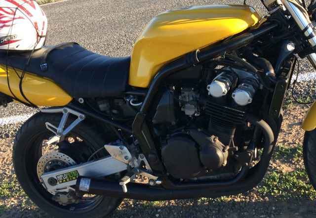 Ямаха FZ400 Ямаха FZ400