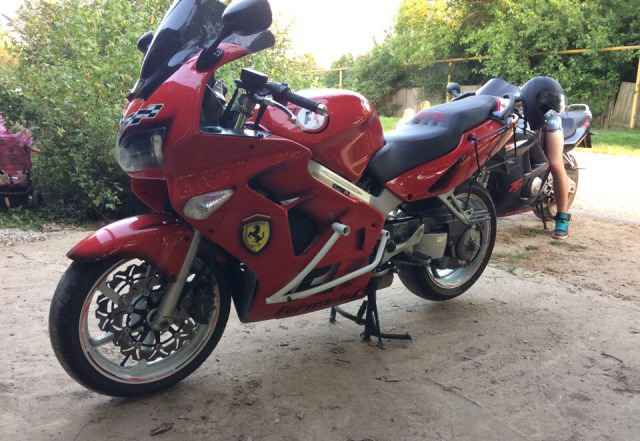 Хонда VFR 800i Хонда VFR 800i