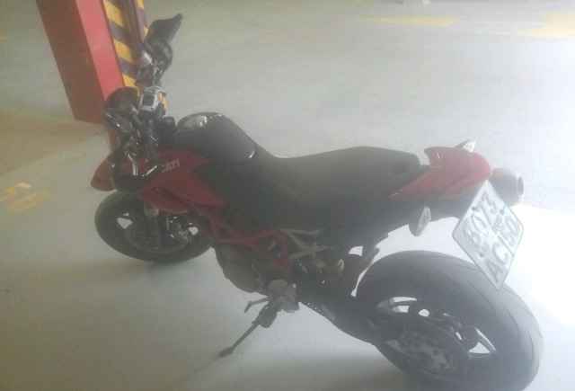 Дукати Hypermotard 1100 С Дукати Hypermotard 1100 С