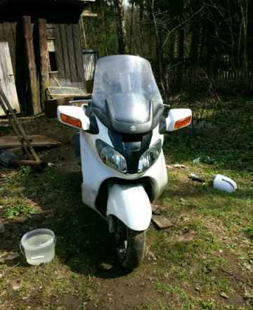 Suzuki Бургман 650 Suzuki Бургман 650