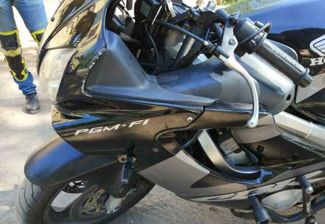 Хонда CBR600 F4i Хонда CBR600 F4i