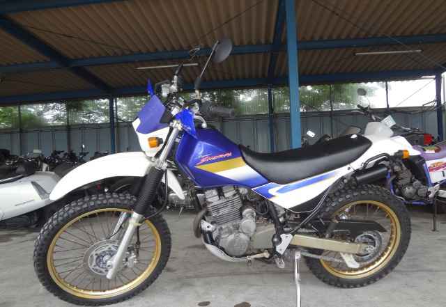 Кавасаки KL 250 Супер Шерпа эндуро для невысоких Кавасаки KL 250 Супер Шерпа эндуро для невысоких