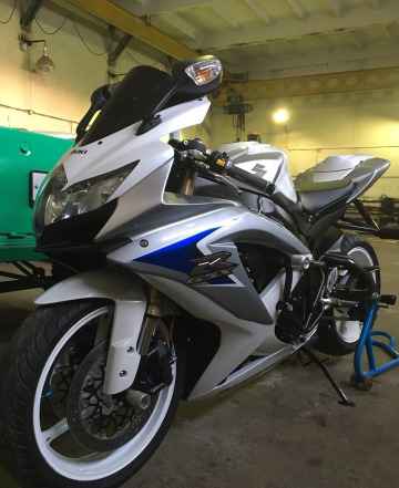 Suzuki GSX-R600 Suzuki GSX-R600