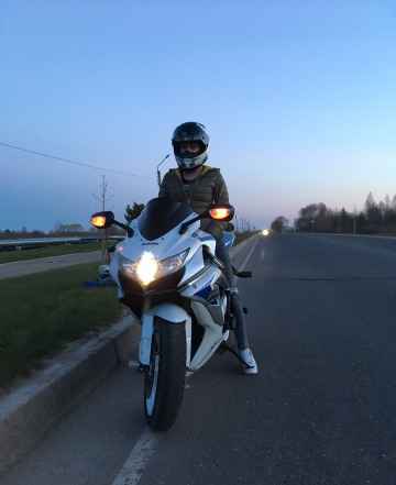 Suzuki GSX-R600 Suzuki GSX-R600