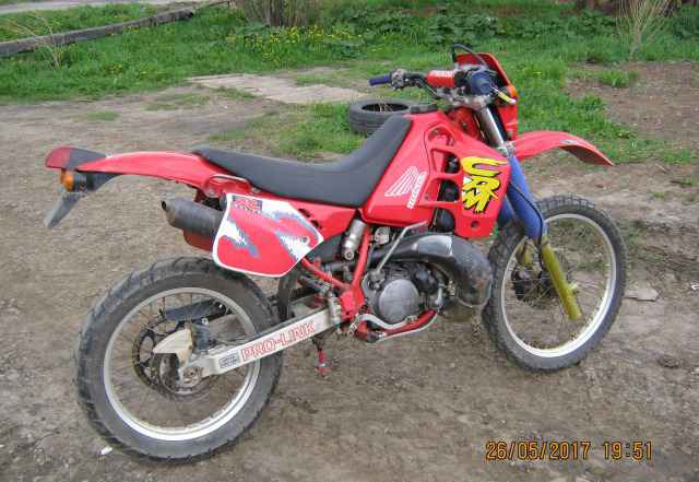 Мотоцикл Эндуро Хонда CRM 250R Мотоцикл Эндуро Хонда CRM 250R