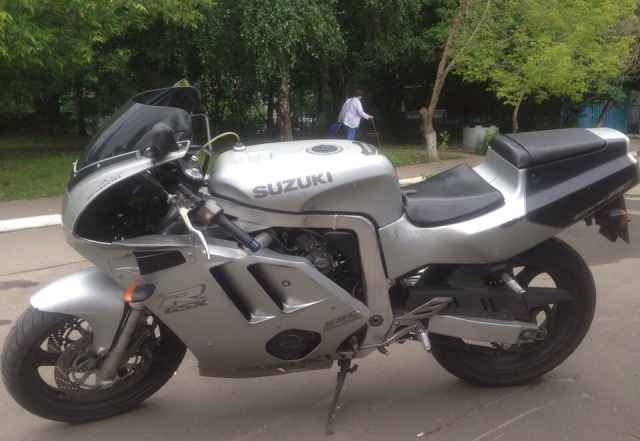 Suzuki GSX-Р 400 мотоцикл для новичка Suzuki GSX-Р 400 мотоцикл для новичка