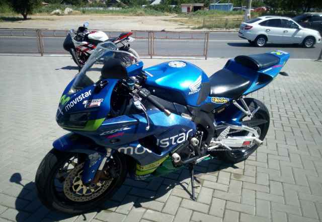 Хонда cbr1000rr Хонда cbr1000rr