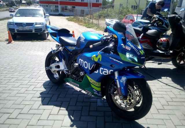 Хонда cbr1000rr Хонда cbr1000rr