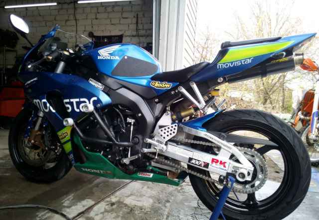 Хонда cbr1000rr Хонда cbr1000rr